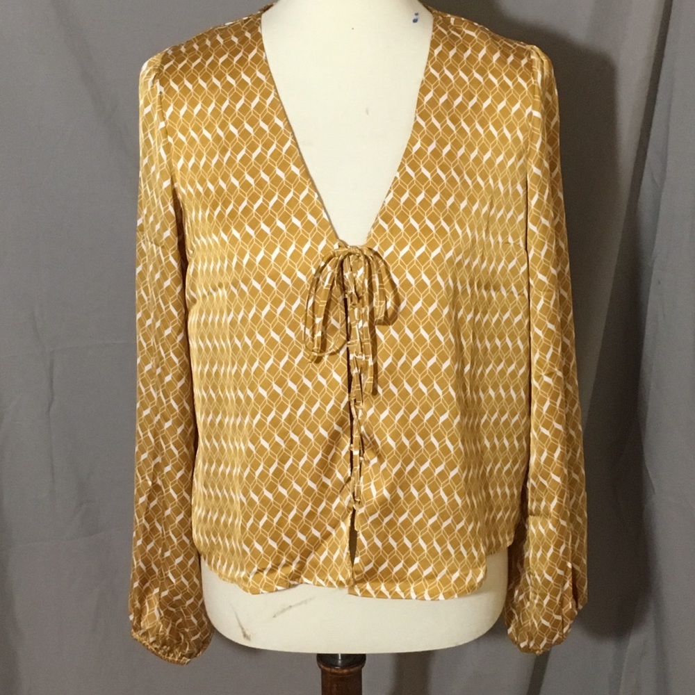 Forever 21 Silk Gold & White blouse
